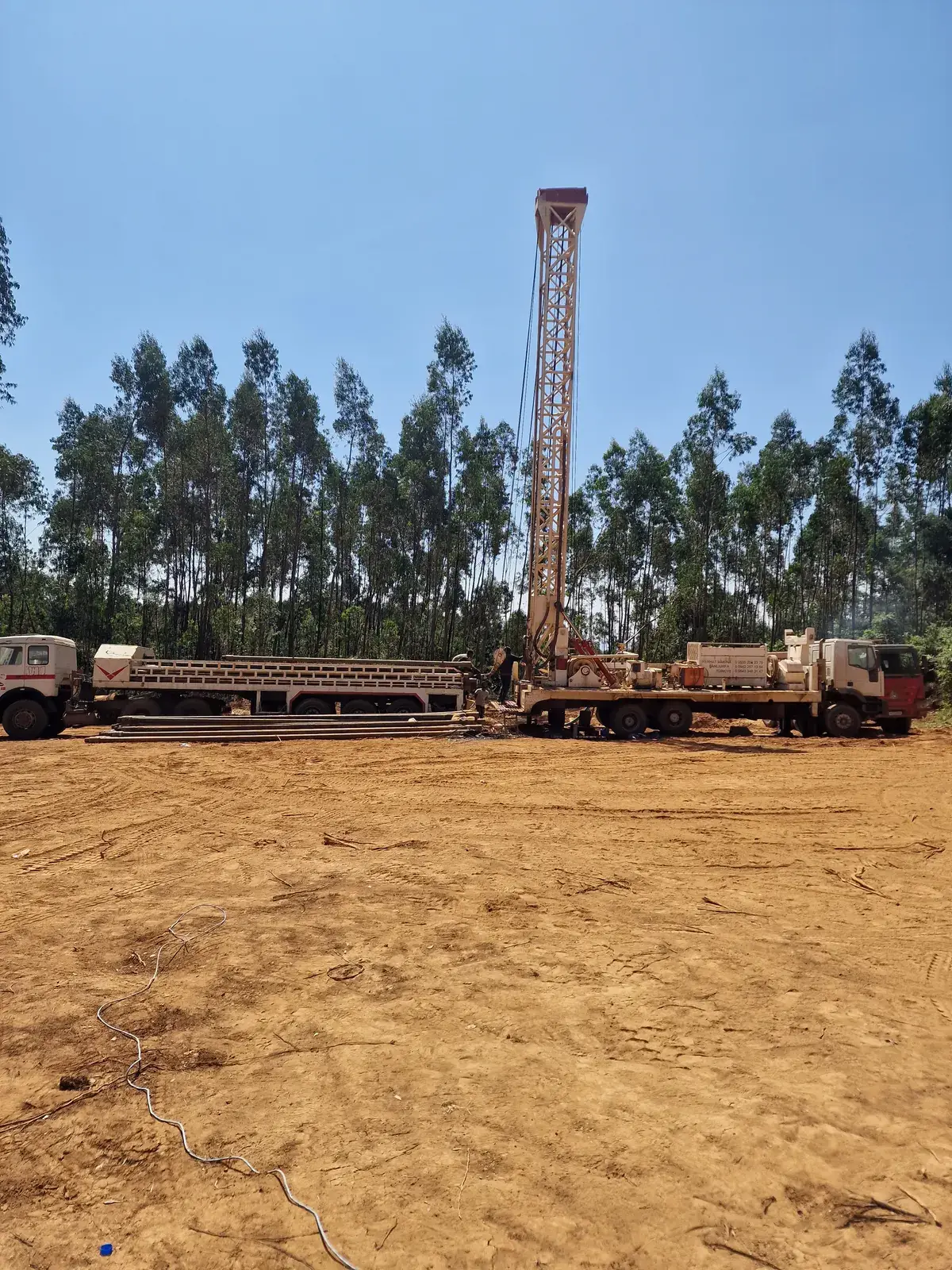 Liyat drilling rig on site at Chaka House