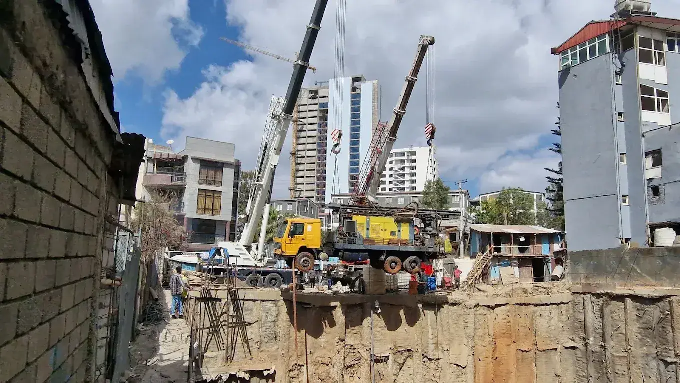 Shoring works and cranes at the CREDOCS site